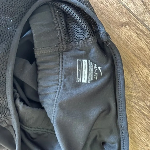 Ladies Nike Size Small Tank Top - Excellent Used Condition - Picture 3 of 3